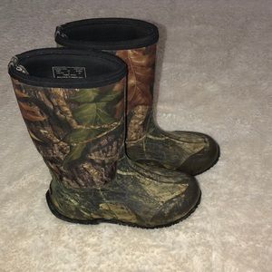 Bogs youth size 5
